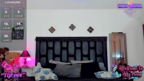 Jujubee online show from January 11, 4:25 pm