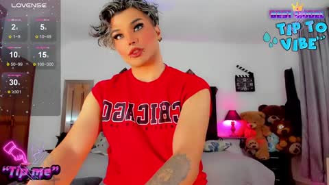 Jujubee online show from December 10, 1:33 pm