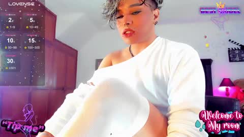 Jujubee online show from December 15, 1:43 pm