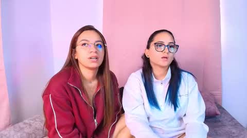 Jules and Gia online show from February 5, 6:33 pm