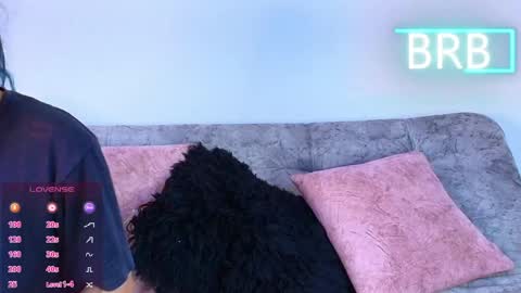Jules and Gia online show from May 30, 9:19 am