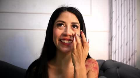 Julees online show from April 24, 8:33 pm