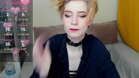 Snapshot of julescrown chatting on January 29, 1:37 am Jules online show from January 29, 1:37 am