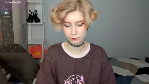 Snapshot of julescrown chatting on September 26, 1:57 am Jules online show from September 26, 1:57 am