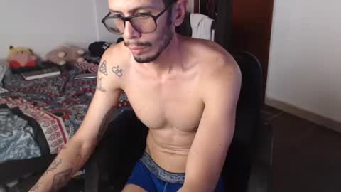 Julfigo online show from May 22, 6:58 pm
