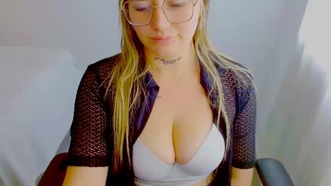  Juliana Torres  online show from September 17, 6:44 pm