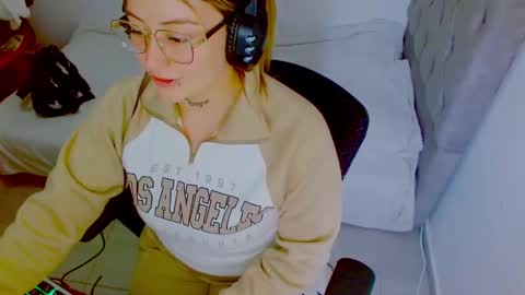  Juliana Torres  online show from September 16, 6:33 pm