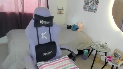 juli_santos_22 online show from March 9, 6:34 pm