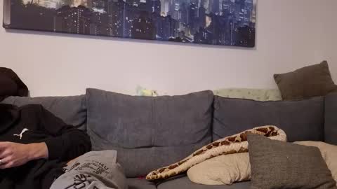 julia_official online show from November 14, 8:33 pm