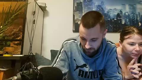 julia_official online show from February 15, 7:39 pm