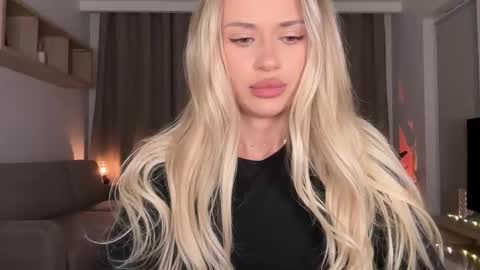 Julia R Le online show from October 2, 10:52 pm