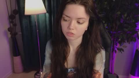 juliamoss online show from March 8, 5:33 am