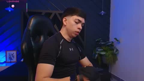 JULIAN  online show from March 7, 11:43 am