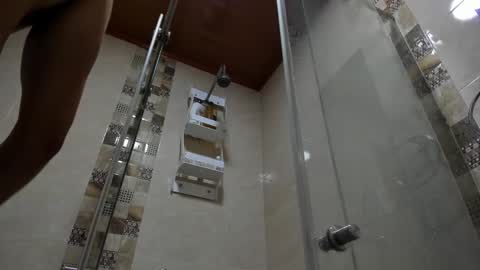 julian_wallace online show from October 9, 5:18 pm