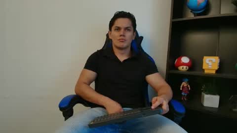 julian_wallace1 online show from July 27, 10:07 pm