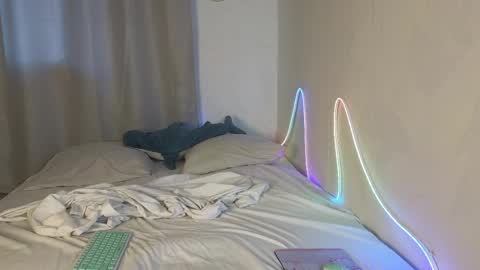 julian_win online show from April 3, 1:01 am