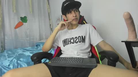 Julian online show from April 6, 7:26 pm