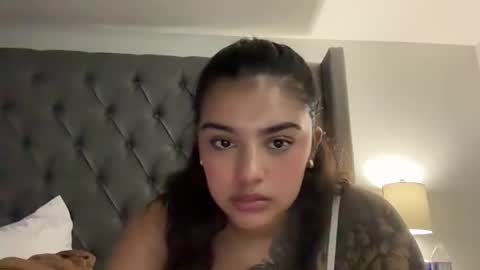 julianah5234 online show from March 22, 4:16 am