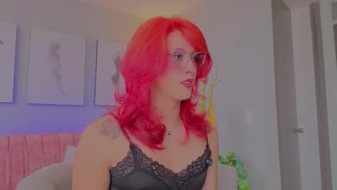 Juliana online show from November 17, 4:42 pm