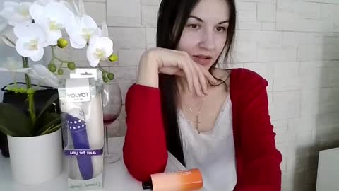 Julia online show from April 8, 2:20 pm