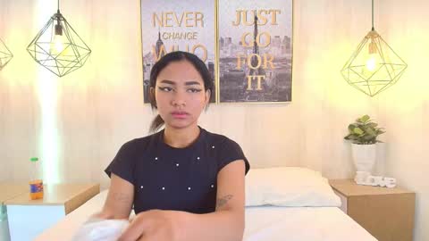 Snapshot of julie_coper chatting on October 17, 12:53 pm julie coper online show from October 17, 12:53 pm