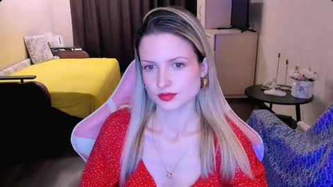 Julie online show from March 13, 2:53 pm