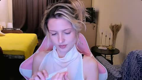 Julie online show from February 3, 12:53 pm