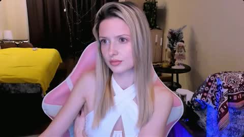 Julie online show from January 17, 4:16 pm