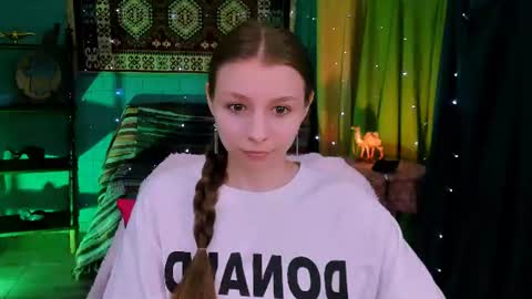 juliedaniel online show from June 11, 4:21 am