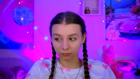 juliedaniel online show from October 26, 4:24 am