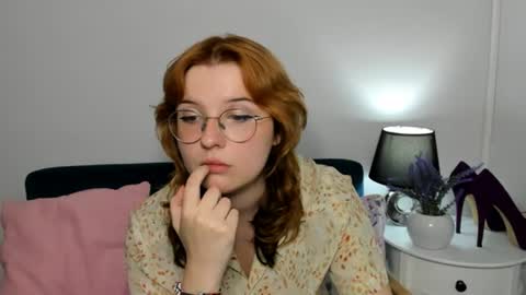 juliegentle online show from July 28, 6:20 pm