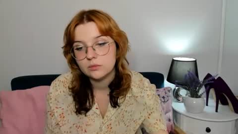 juliegentle online show from July 28, 4:51 pm