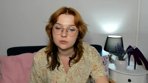juliegentle online show from July 28, 7:39 pm