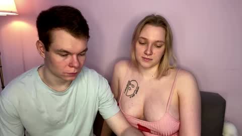 Julie and Thomas online show from May 7, 7:04 am