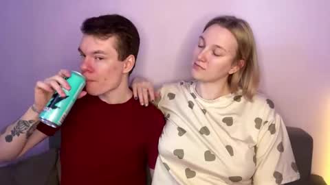 Julie and Thomas online show from February 25, 7:34 am