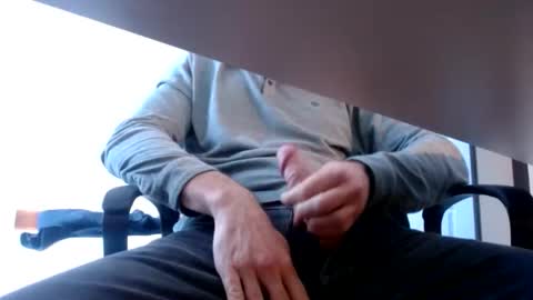 juliendif online show from December 15, 11:17 am