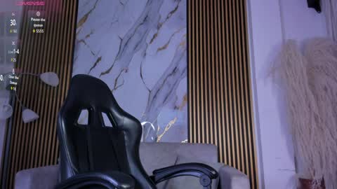 Julien online show from April 3, 1:51 pm