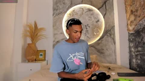 Julien online show from April 14, 11:35 am