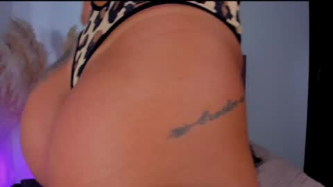 Julieth Gomez online show from October 14, 3:09 am