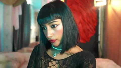 julietawinona online show from April 23, 3:24 pm