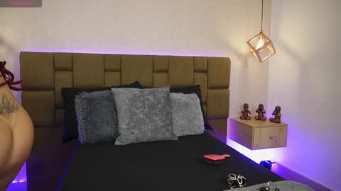 Julieth online show from March 25, 5:03 am