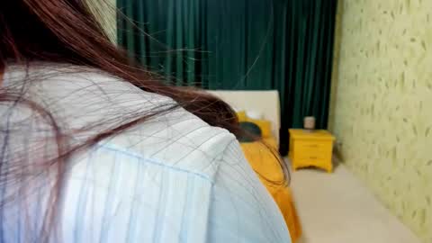 julietmonli online show from November 9, 7:49 pm