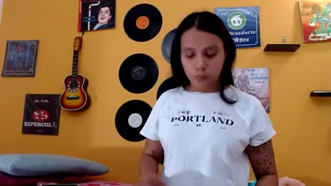 juliette18rose online show from June 8, 7:37 pm