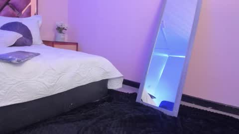 juli  online show from March 19, 8:58 pm