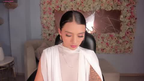 Juliette Moreau online show from April 23, 7:37 pm