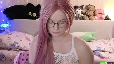 julifisher online show from April 4, 5:03 am