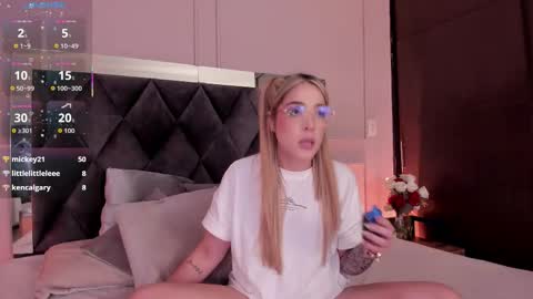 Julls  online show from December 3, 11:05 pm