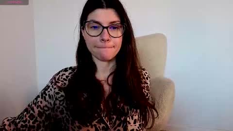 Jully online show from January 18, 10:24 am