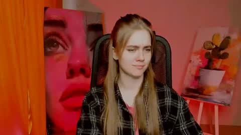 junewoods online show from April 16, 7:19 am