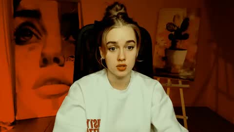 junewoods online show from April 24, 12:51 pm